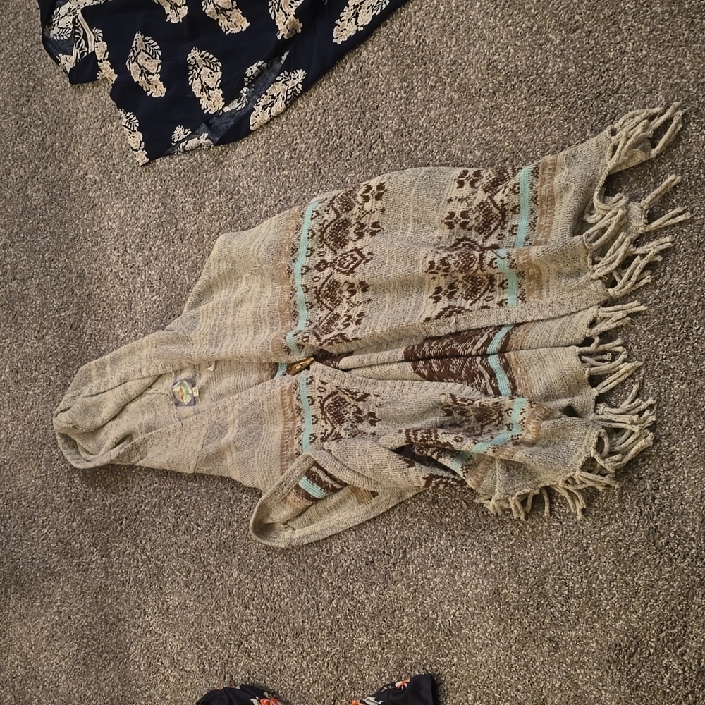 Adorable boho pull over